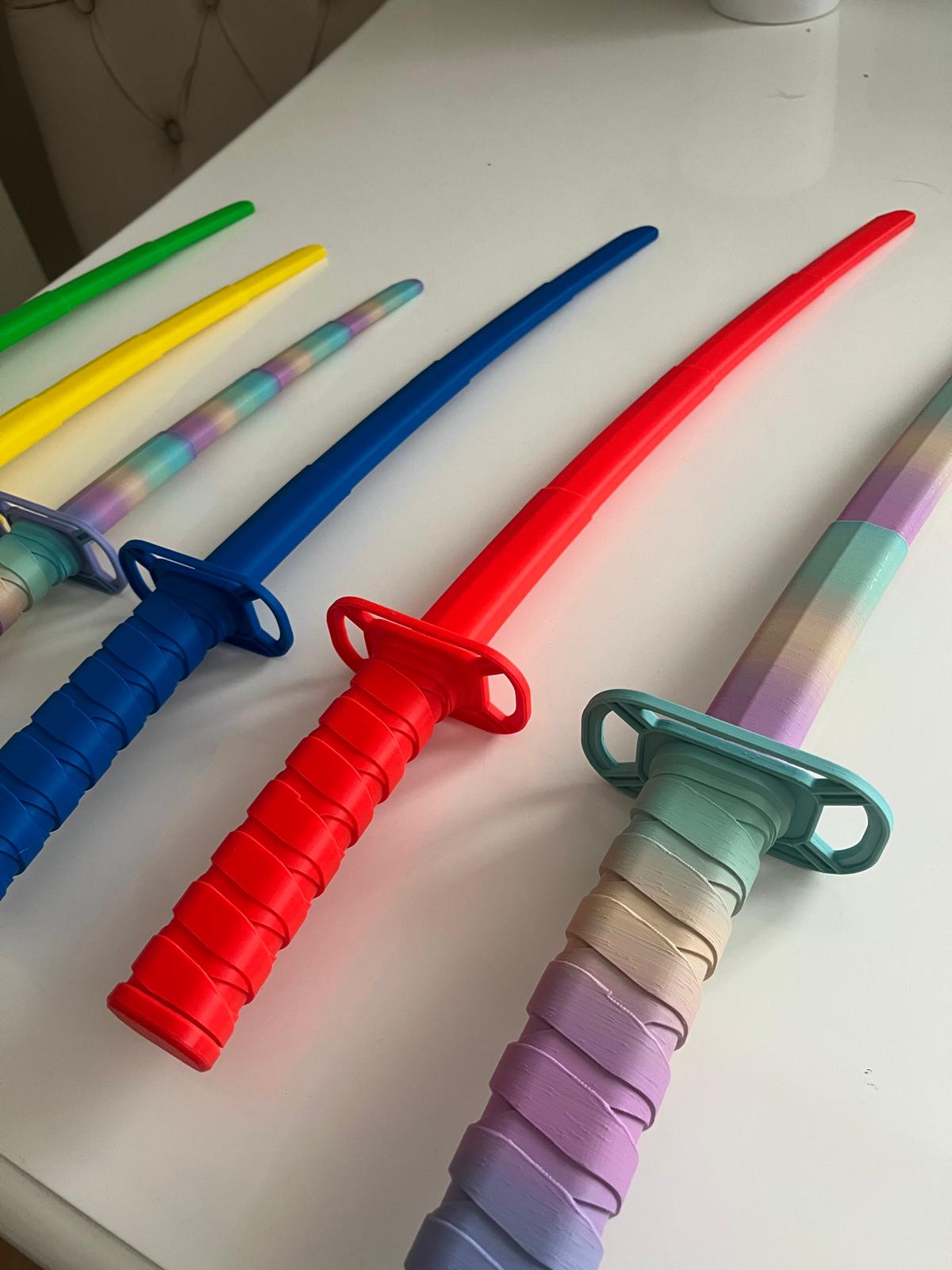 35 CM Haraketli Kılıç