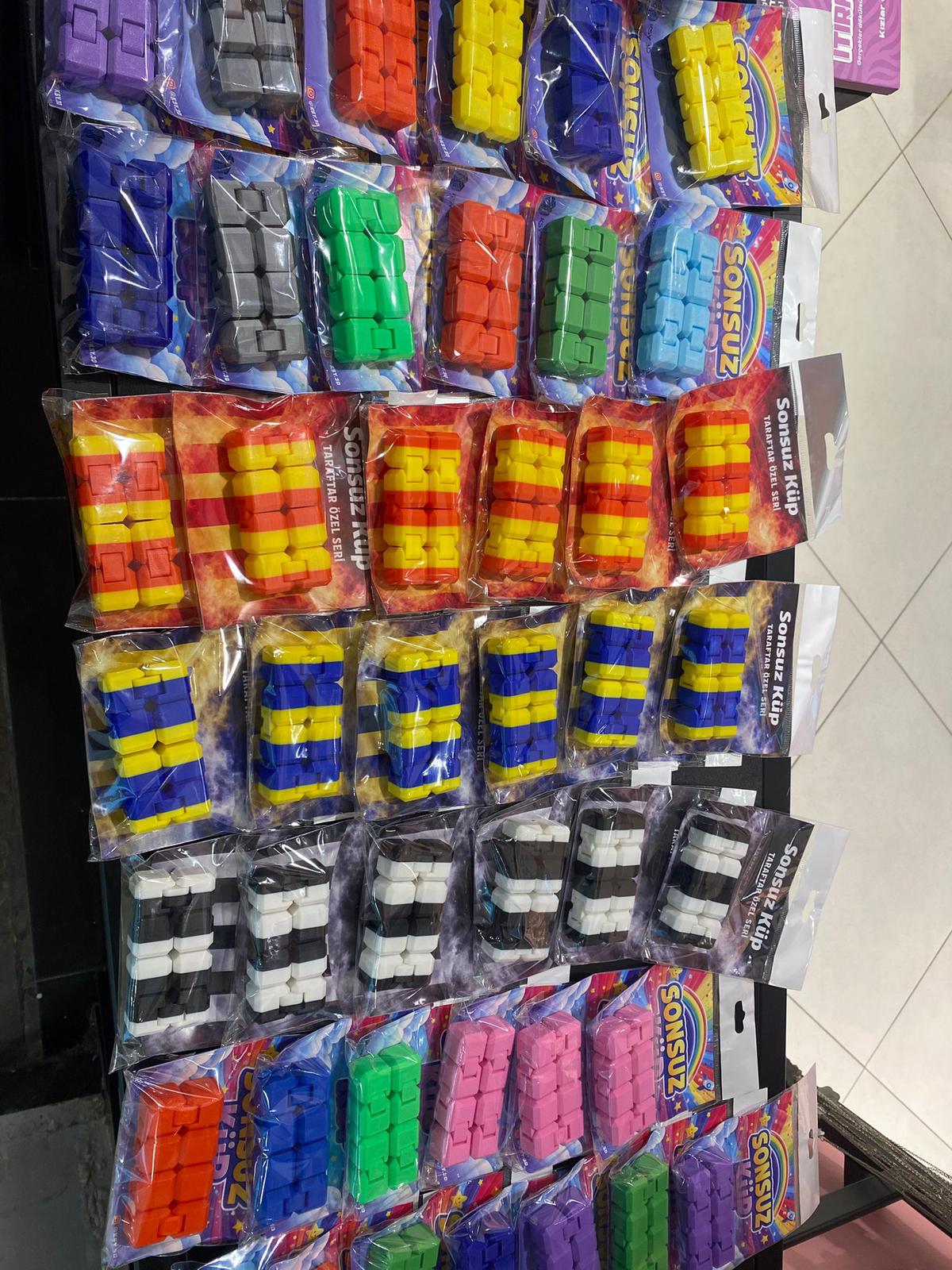 1000 Adet Karışık Sonsuz Küp